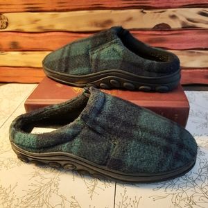 Green plaid plush Slipper clogs sz 7 Solely Ours wool look